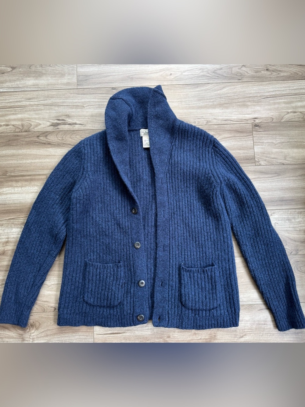 Men's L.L.Bean Classic Ragg
Wool Sweater Cardigan Item # 515587 size L Blue